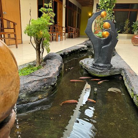 צ'ירבון Hotel Priangan מראה חיצוני תמונה