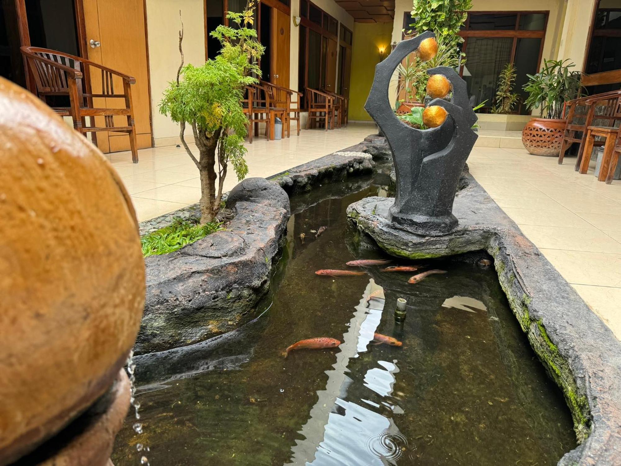 צ'ירבון Hotel Priangan מראה חיצוני תמונה