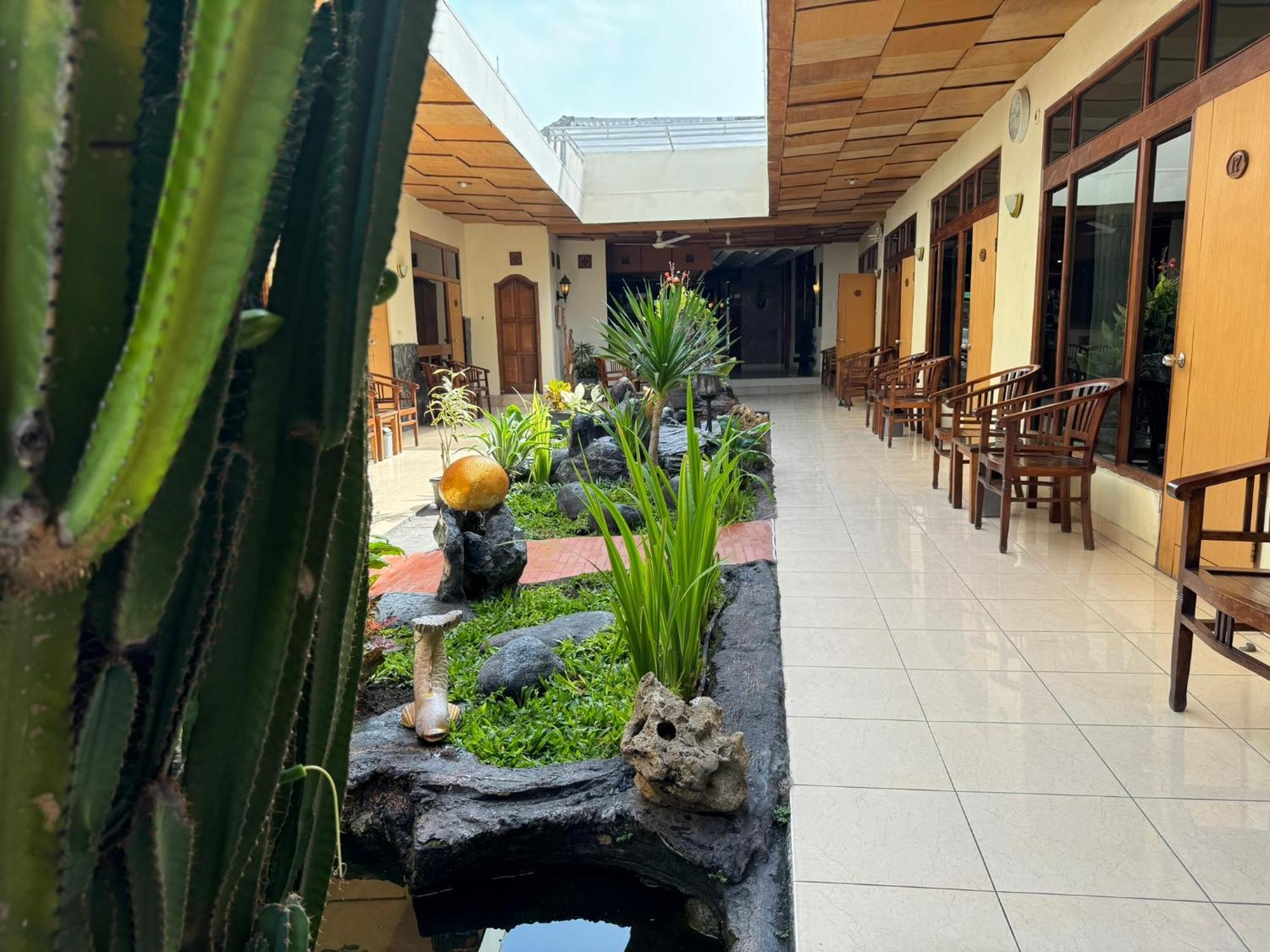 צ'ירבון Hotel Priangan מראה חיצוני תמונה