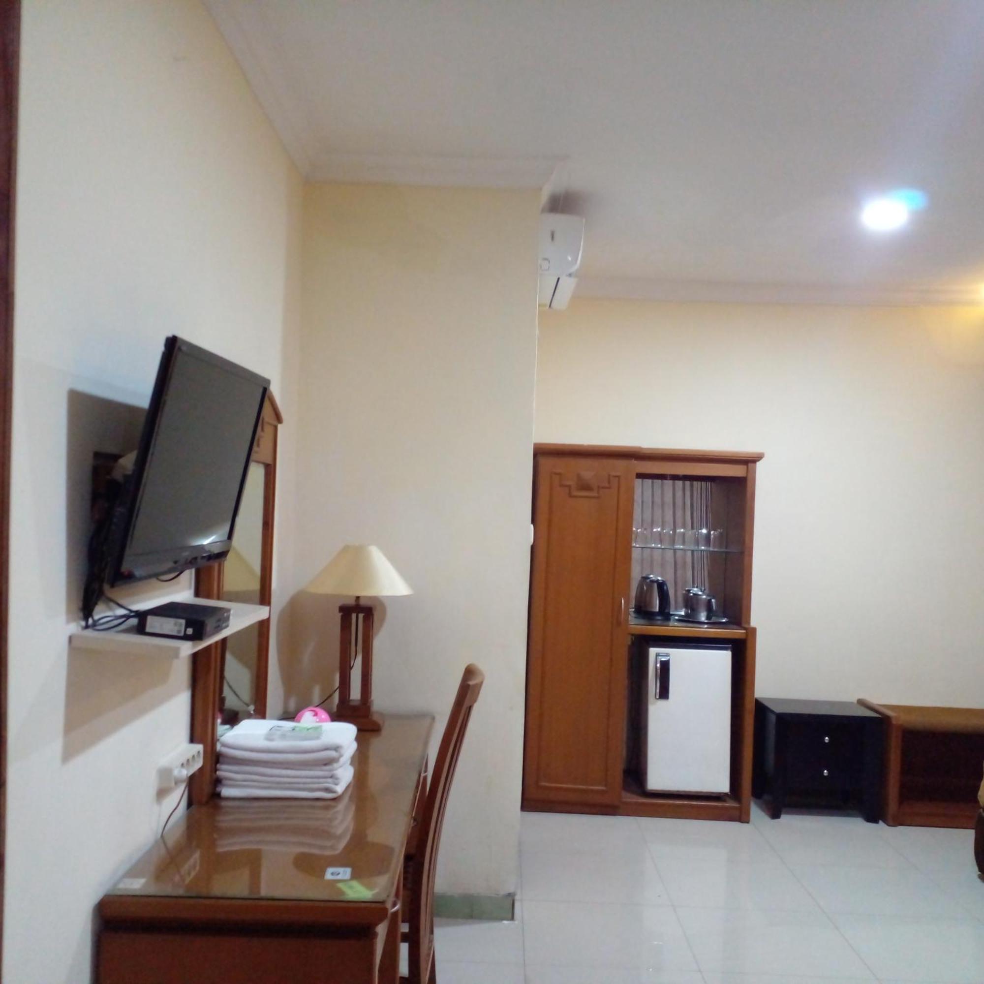 צ'ירבון Hotel Priangan מראה חיצוני תמונה