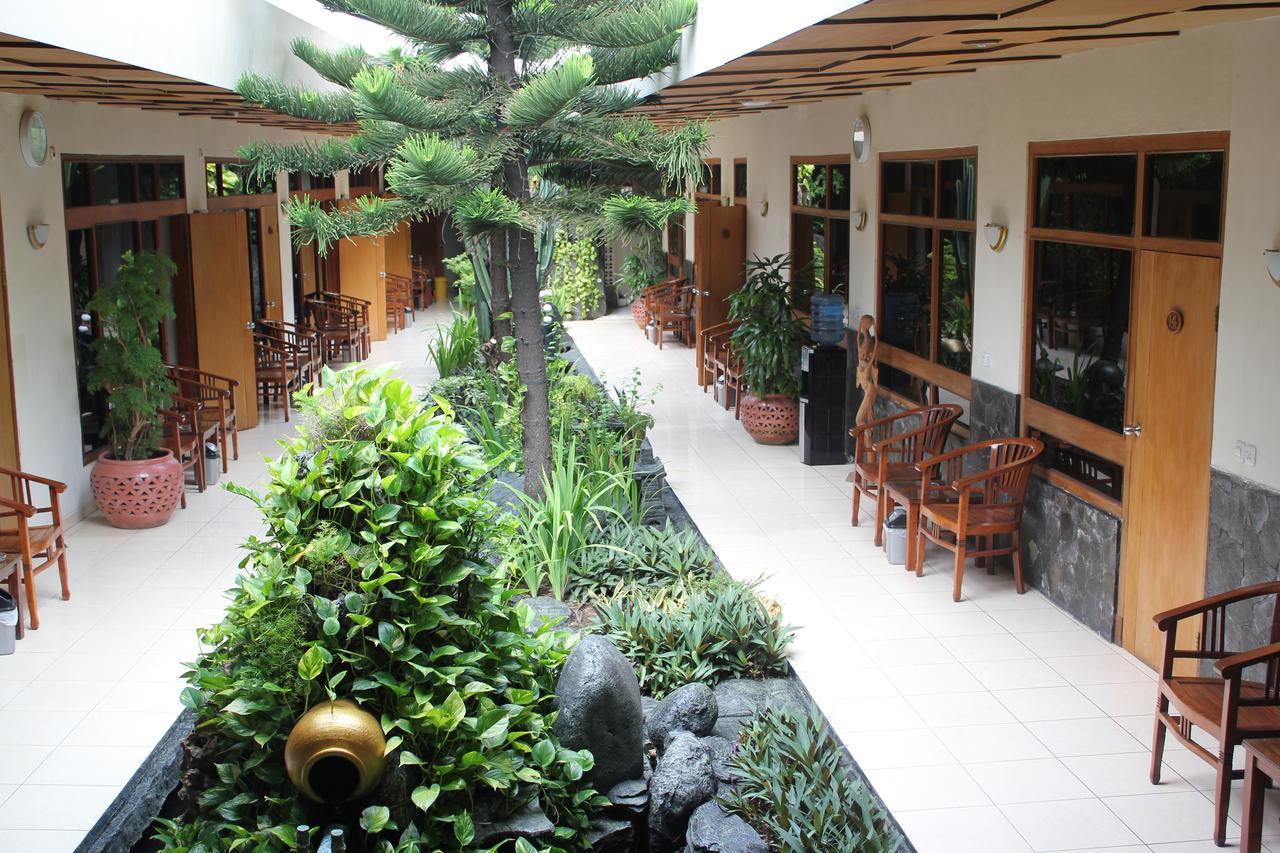 צ'ירבון Hotel Priangan מראה חיצוני תמונה