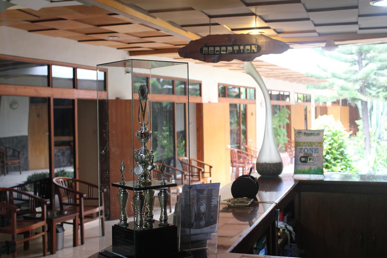 צ'ירבון Hotel Priangan מראה חיצוני תמונה